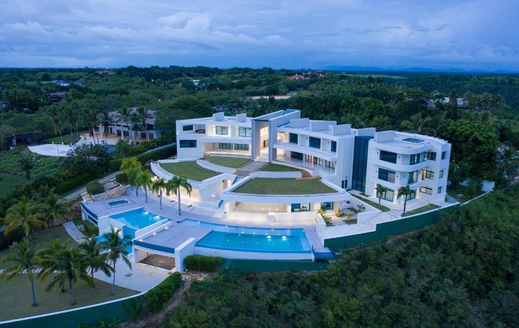 MILLION DOLLAR VIEWS ! Contemporary Tropical Hillside Mega Mansion