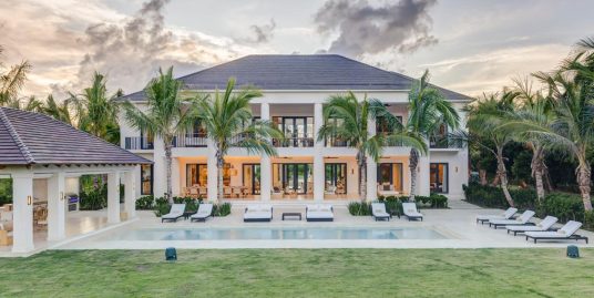 Villa Aurea Corales – Un Icono de Lujo Caribeño en Puntacana Resort and Club